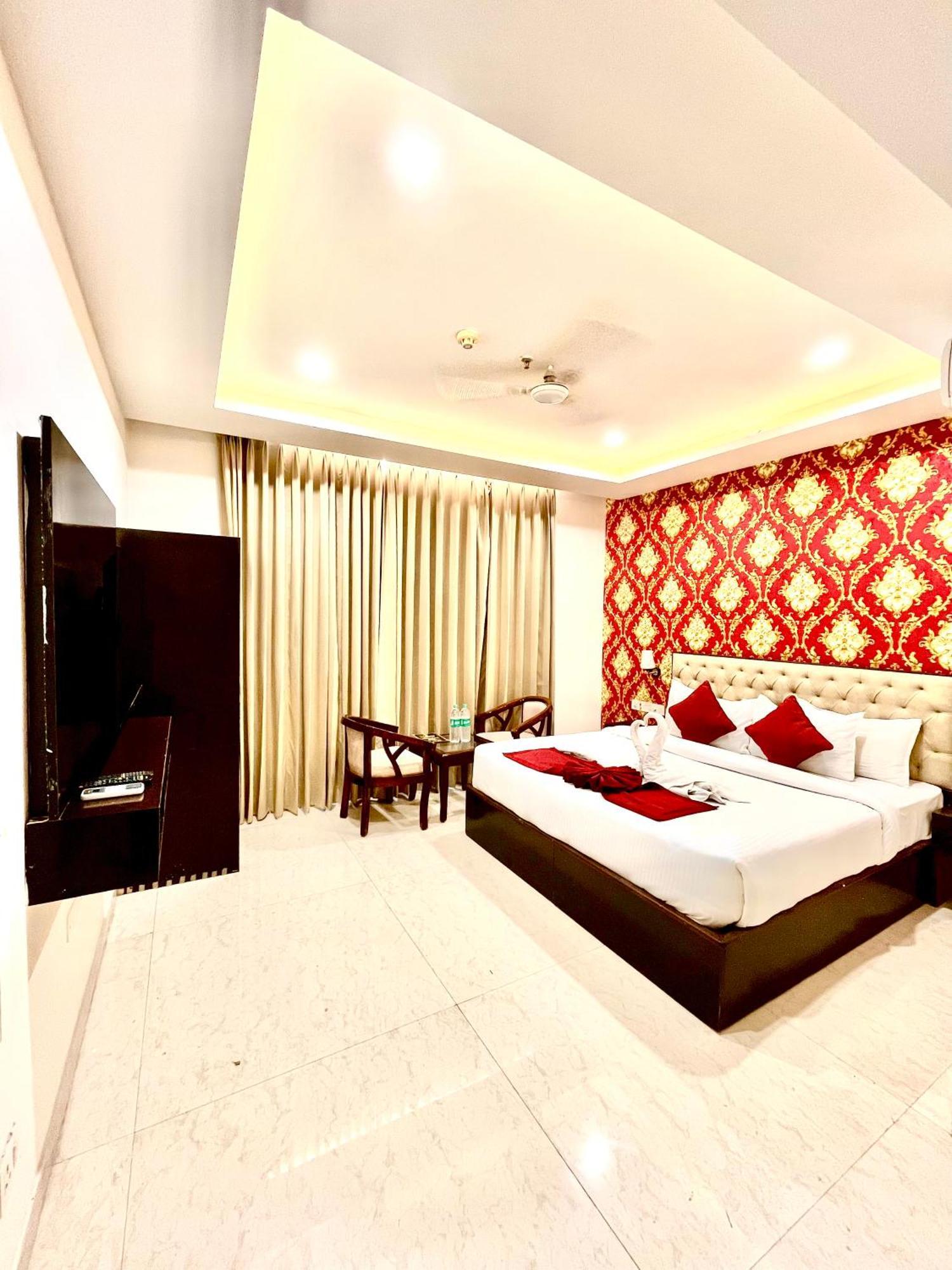 Hotel Northview Park By Lycoris !! Top Rated & Most Awarded Property In Tricity Zirakpur Kültér fotó