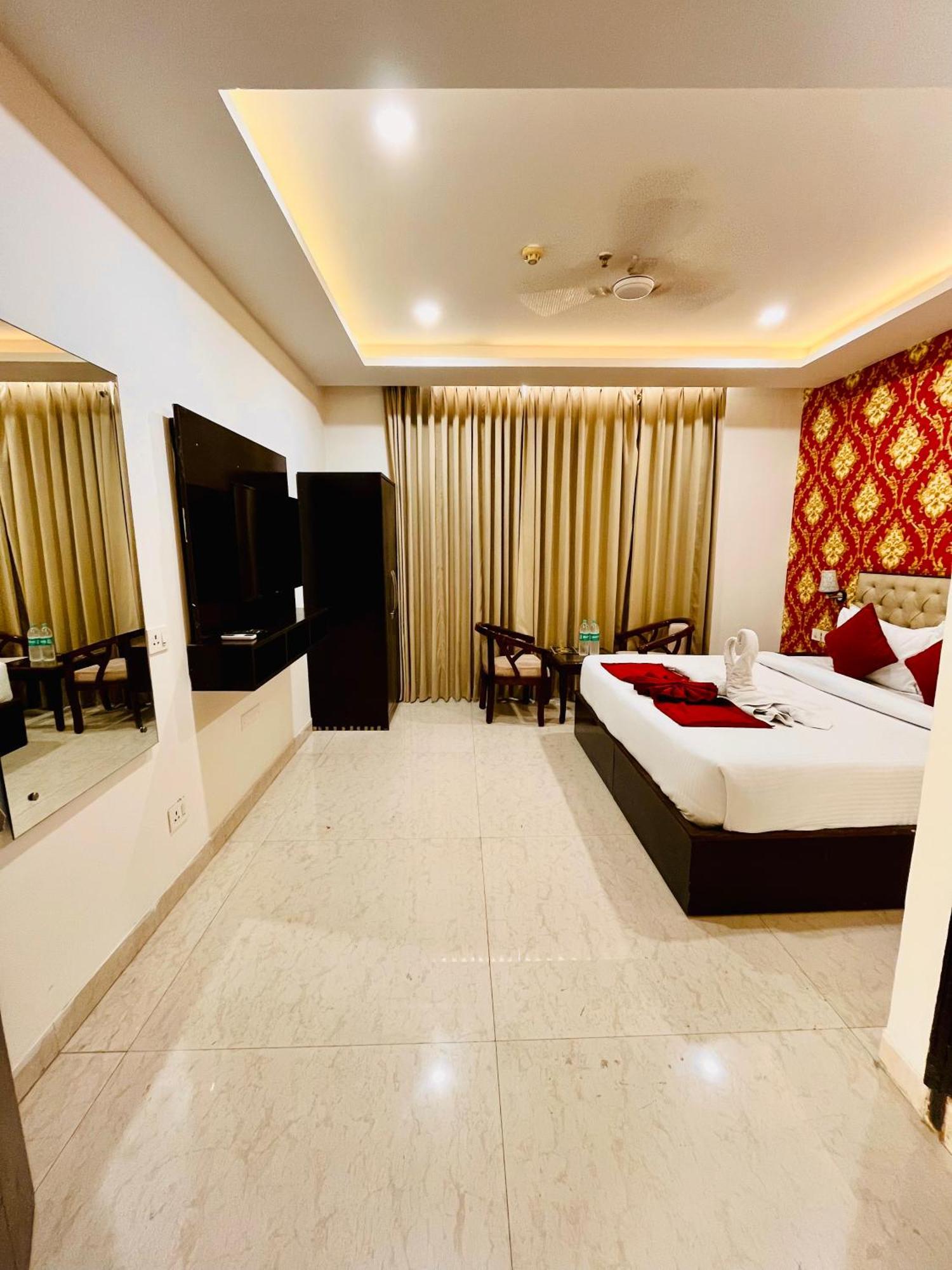 Hotel Northview Park By Lycoris !! Top Rated & Most Awarded Property In Tricity Zirakpur Kültér fotó