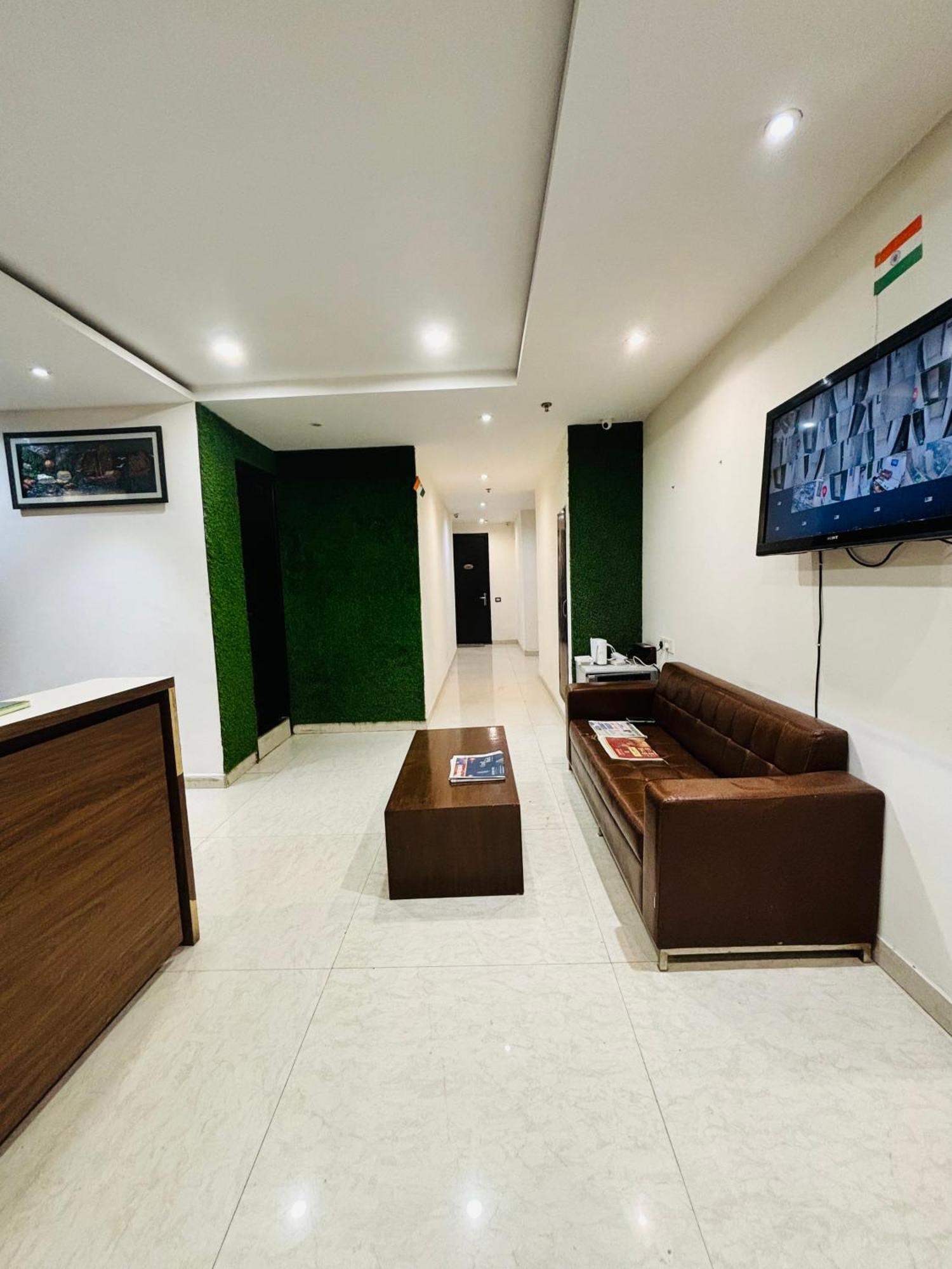 Hotel Northview Park By Lycoris !! Top Rated & Most Awarded Property In Tricity Zirakpur Kültér fotó