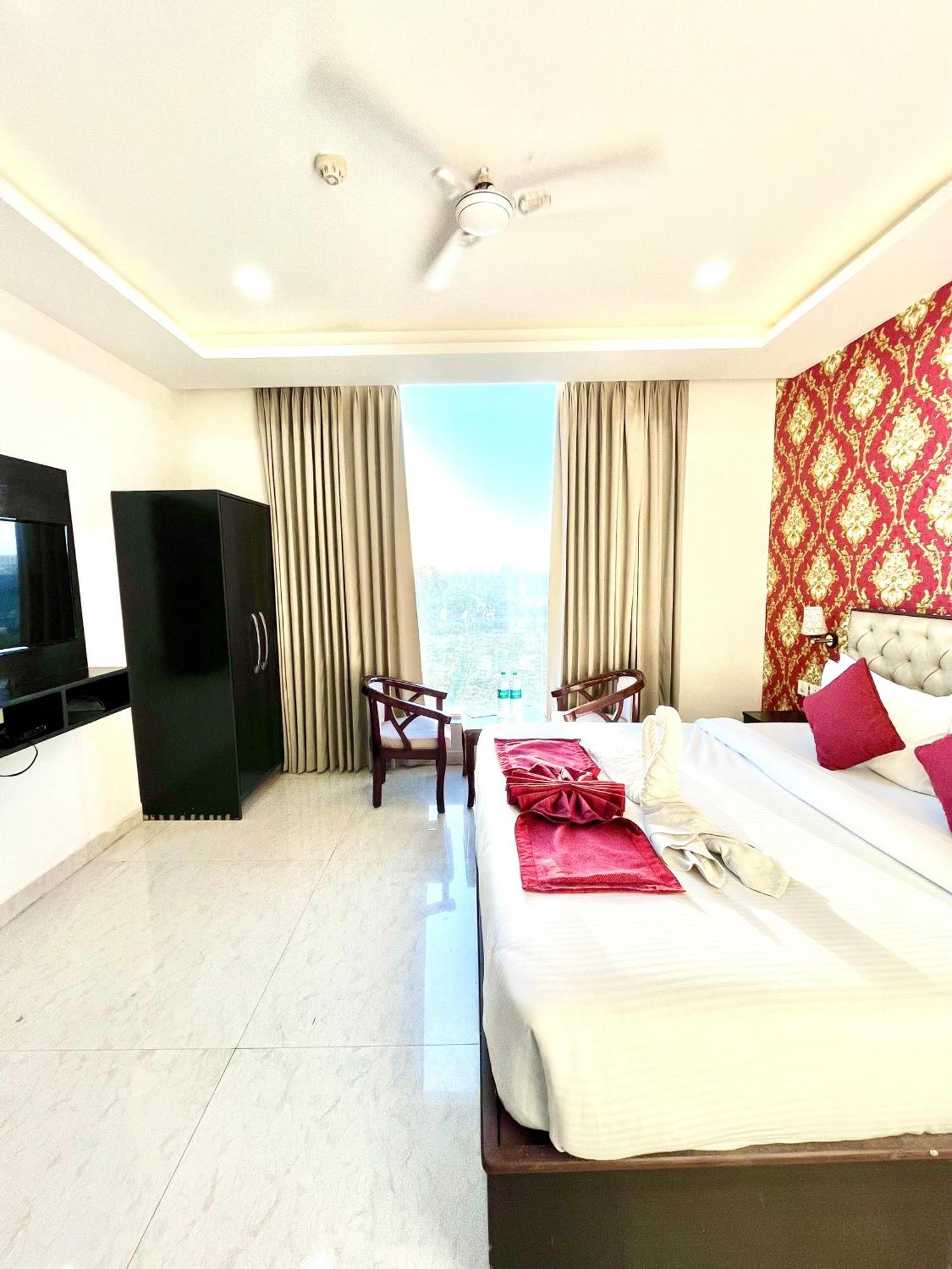 Hotel Northview Park By Lycoris !! Top Rated & Most Awarded Property In Tricity Zirakpur Kültér fotó